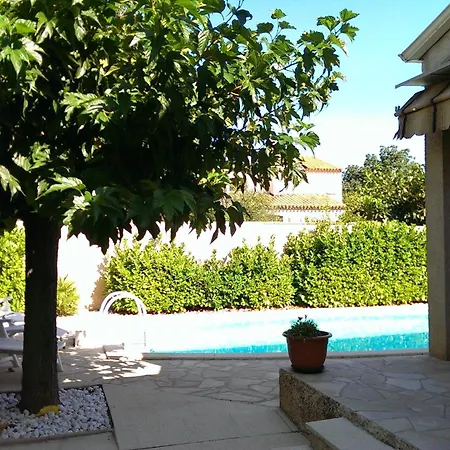 D'hotes A Bed & Breakfast