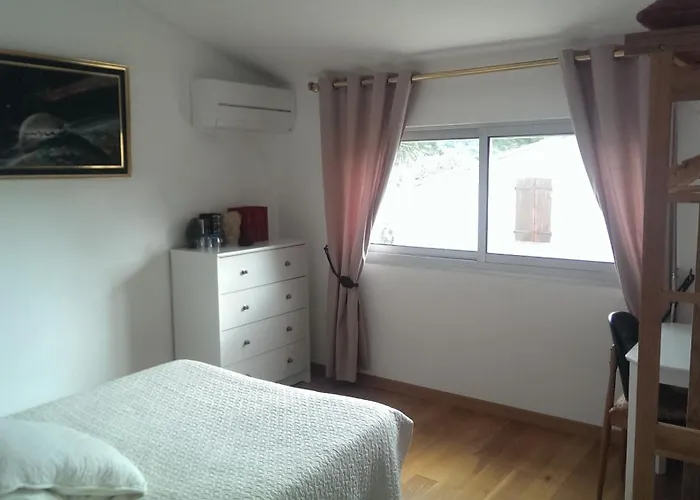 D'hotes A Bed & Breakfast *